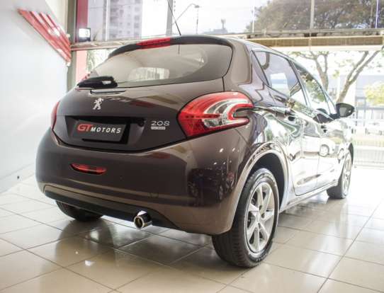 PEUGEOT-208-2015