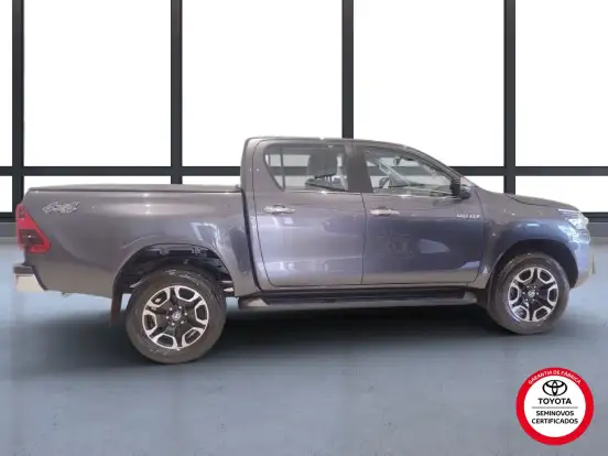 TOYOTA-HILUX-2.8 D-4D TURBO DIESEL CD SRX 4X4 AUTOMÁTICO TOYOTA-HILUX-2025