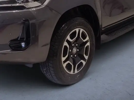 TOYOTA-HILUX-2025