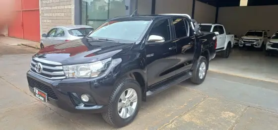 TOYOTA HILUX 2.8 SRV 4X4 CD 16V DIESEL 4P AUTOMÁTICO
