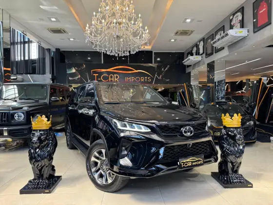 TOYOTA HILUX SW4 2.8 D-4D TURBO DIESEL DIAMOND 7L 4X4 AUTOMÁTICO