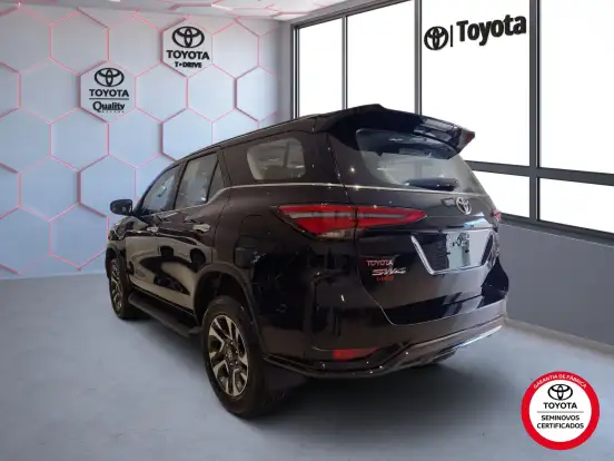 TOYOTA-HILUX SW4-2025