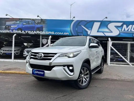 TOYOTA HILUX SW4 2.8 SRX 4X4 16V TURBO INTERCOOLER DIESEL 4P AUTOMÁTICO