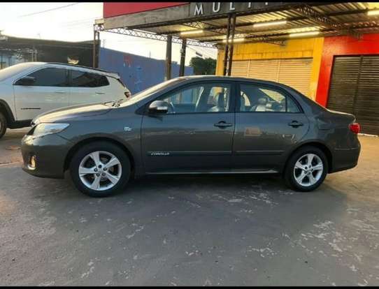 TOYOTA-COROLLA-2011