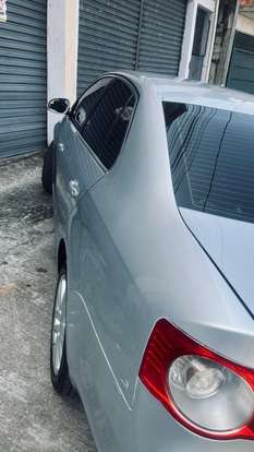 VOLKSWAGEN-JETTA-2.5 I 20V 170CV GASOLINA 4P TIPTRONIC VOLKSWAGEN-JETTA-2009
