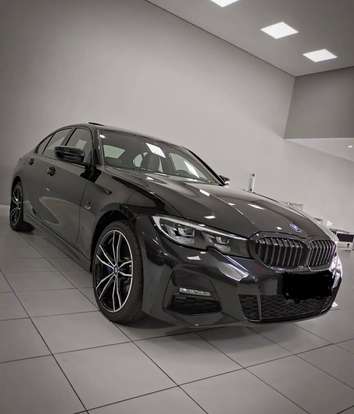BMW-330e-2022