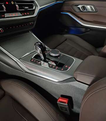 BMW-330e-2022