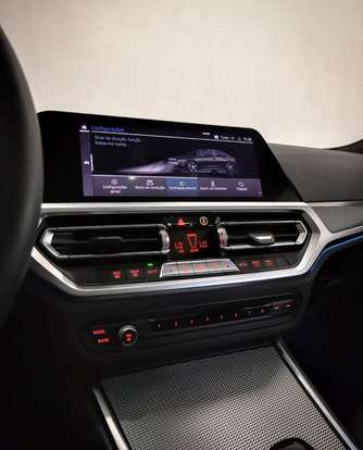 BMW-330e-2022