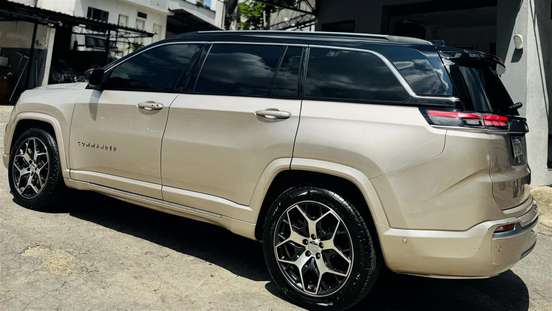 JEEP-COMMANDER-2022