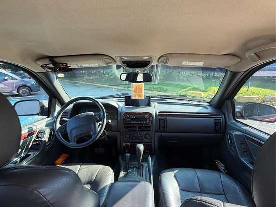 JEEP-GRAND CHEROKEE-4.7 LIMITED QUADRA DRIVE 4X4 V8 16V GASOLINA 4P AUTOMÁTICO JEEP-GRAND CHEROKEE-2000