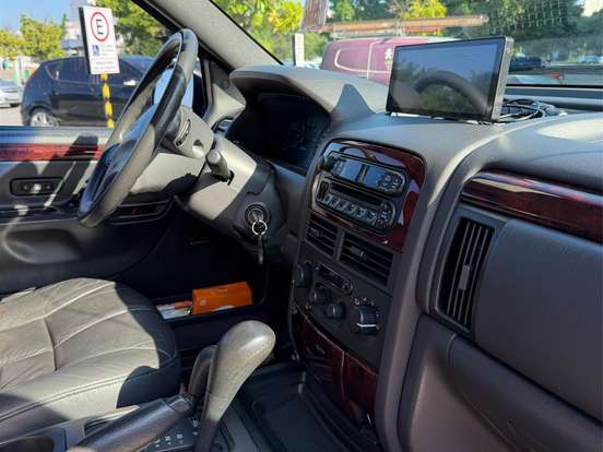 JEEP-GRAND CHEROKEE-4.7 LIMITED QUADRA DRIVE 4X4 V8 16V GASOLINA 4P AUTOMÁTICO JEEP-GRAND CHEROKEE-2000