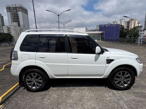 MITSUBISHI-PAJERO TR4-2012