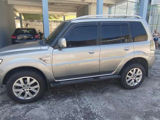 MITSUBISHI-PAJERO TR4-2.0 4X4 16V 140CV FLEX 4P AUTOMÁTICO MITSUBISHI-PAJERO TR4-2011