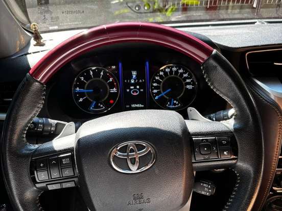 TOYOTA-HILUX SW4-2.8 SRX 4X4 7 LUGARES 16V TURBO INTERCOOLER DIESEL 4P AUTOMÁTICO TOYOTA-HILUX SW4-2017