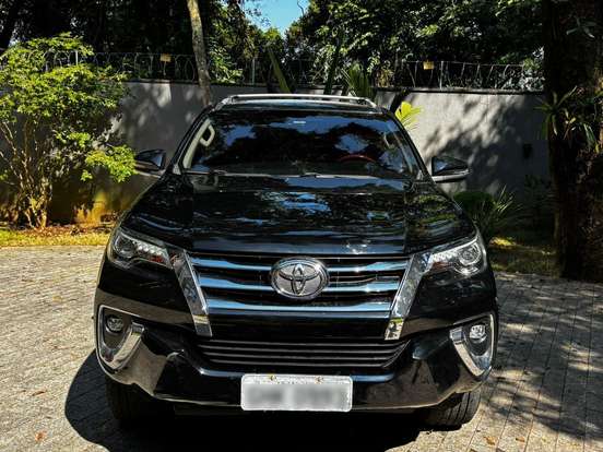 TOYOTA-HILUX SW4-2017