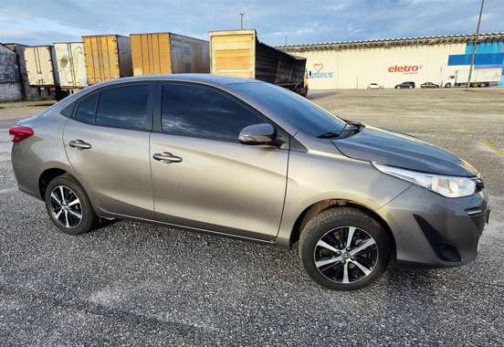 TOYOTA-YARIS-2020