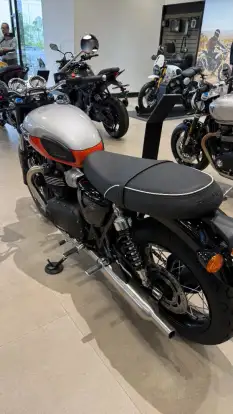 TRIUMPH-BONNEVILLE T100 900-2025