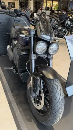 TRIUMPH ROCKET III GT 