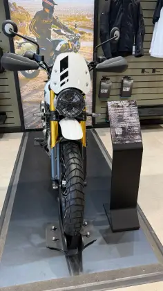 TRIUMPH SCRAMBLER 400 XC 