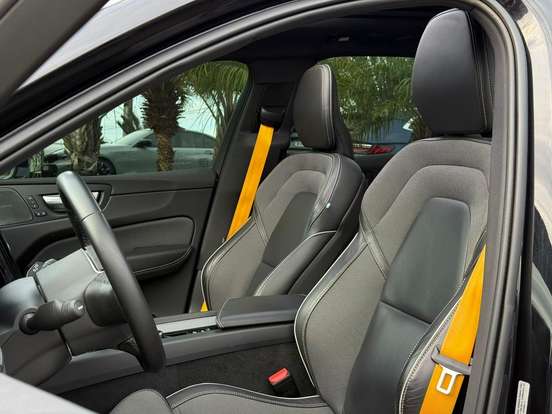 VOLVO-XC60-2021