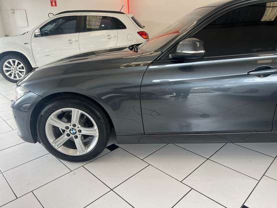 BMW-316i-1.6 SEDAN 16V TURBO GASOLINA 4P AUTOMATICO BMW-316i-2014