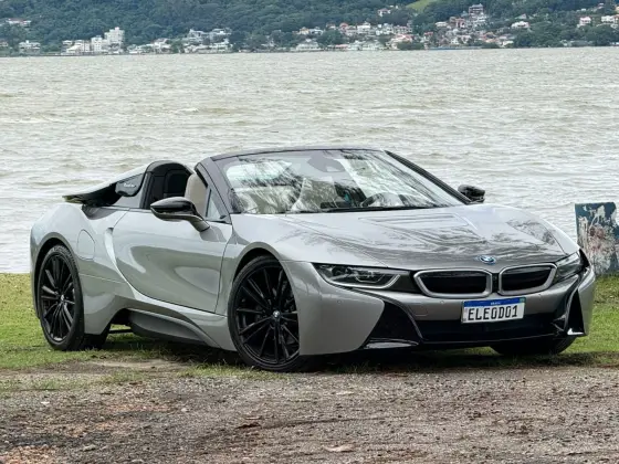BMW i8 1.5 12V HYBRID EDRIVE ROADSTER AUTOMÁTICO BMW i8 1.5 12V HYBRID EDRIVE ROADSTER AUTOMÁTICO