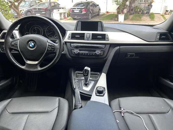 BMW-320i-2013