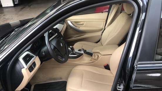 BMW-320i-2013