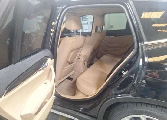BMW-X1-2010