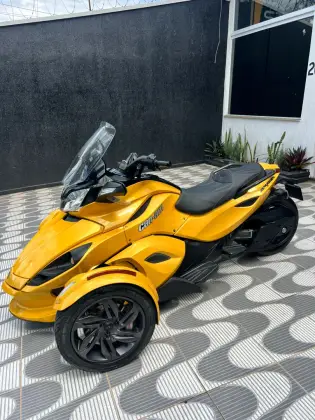 CAN-AM SPYDER ST-S 