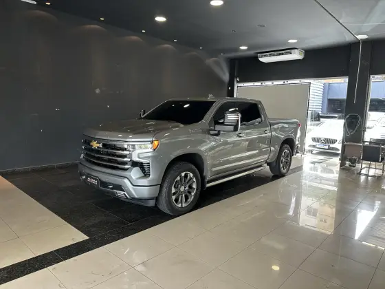 CHEVROLET SILVERADO 5.3 V8 GASOLINA 1500 HIGH COUNTRY 4X4 AUTOMÁTICO