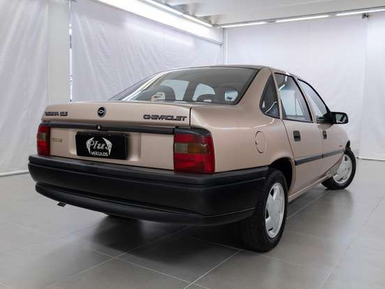 CHEVROLET-VECTRA-1995