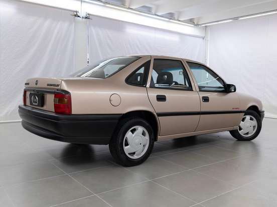 CHEVROLET-VECTRA-2.0 MPFI GLS 8V GASOLINA 4P MANUAL CHEVROLET-VECTRA-1995