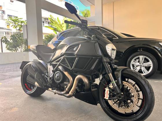 DUCATI DIAVEL DARK 