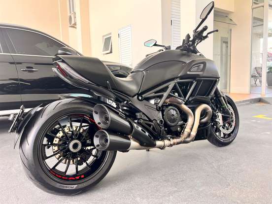 DUCATI-DIAVEL DARK-2015