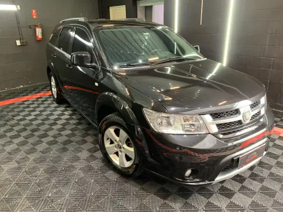 FIAT FREEMONT 2.4 PRECISION 16V GASOLINA 4P AUTOMÁTICO