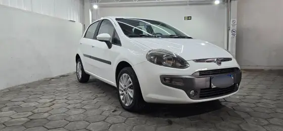 FIAT PUNTO 1.6 ESSENCE 16V FLEX 4P AUTOMATIZADO