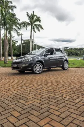 FIAT PUNTO 1.6 ESSENCE 16V FLEX 4P MANUAL