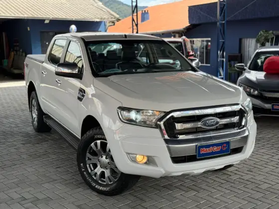 FORD RANGER 3.2 XLT 4X4 CD 20V DIESEL 4P AUTOMÁTICO FORD RANGER 3.2 XLT 4X4 CD 20V DIESEL 4P AUTOMÁTICO