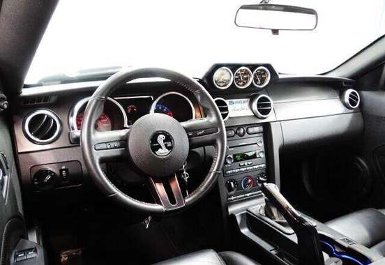 FORD-MUSTANG-2008