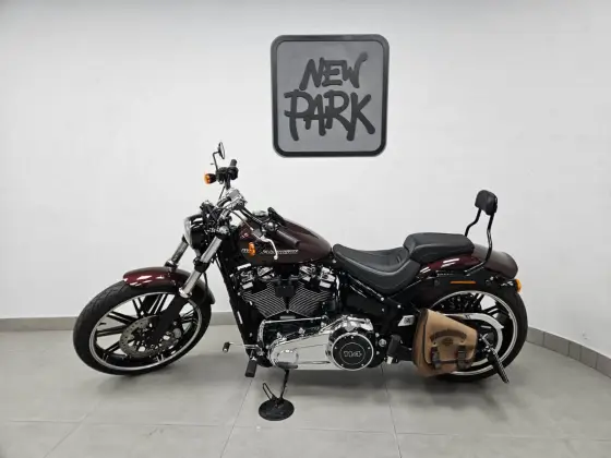HARLEY-DAVIDSON SOFTAIL BREAKOUT 114 