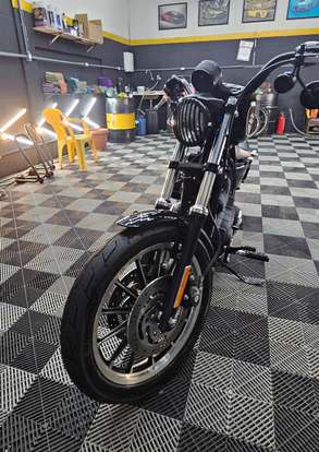 HARLEY-DAVIDSON-SPORTSTER XL 883 R-2013