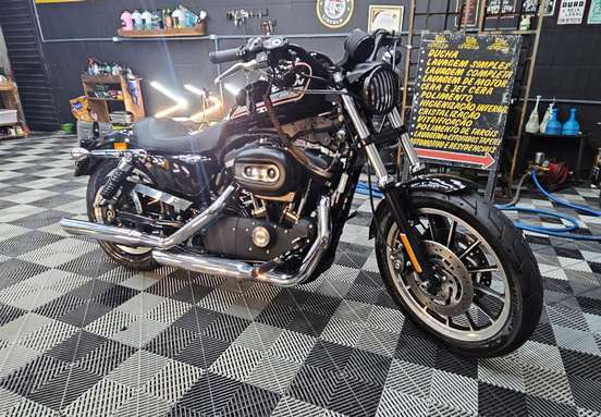 HARLEY-DAVIDSON-SPORTSTER XL 883 R-2013