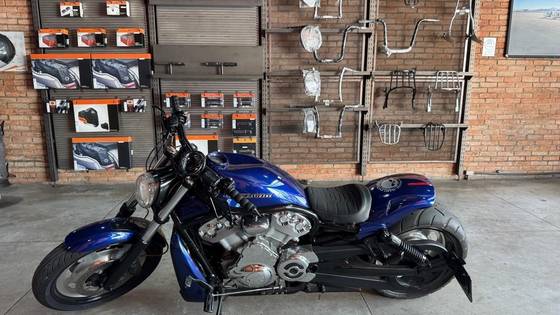 HARLEY-DAVIDSON V-ROD 