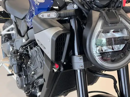 HONDA-CB 650R E-CLUTCH-2025