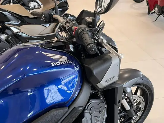 HONDA-CB 650R E-CLUTCH-2025