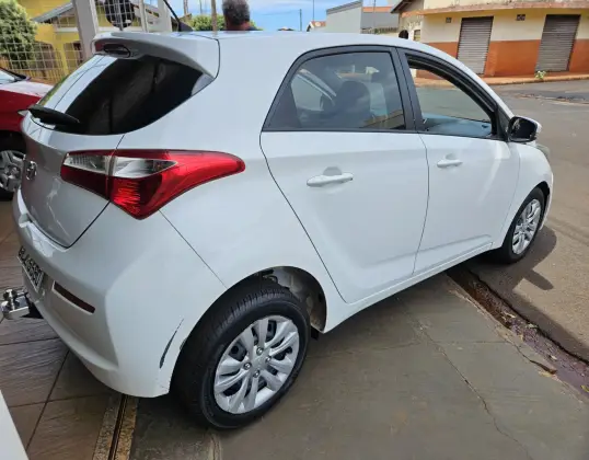 HYUNDAI HB20 1.0 COMFORT PLUS 12V FLEX 4P MANUAL