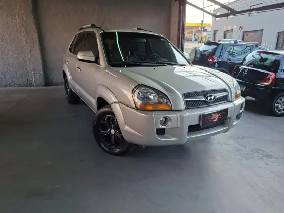 HYUNDAI TUCSON 2.0 MPFI GLS 16V 143CV 2WD GASOLINA 4P AUTOMÁTICO
