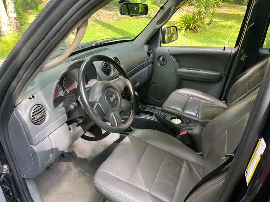 JEEP-CHEROKEE-2006