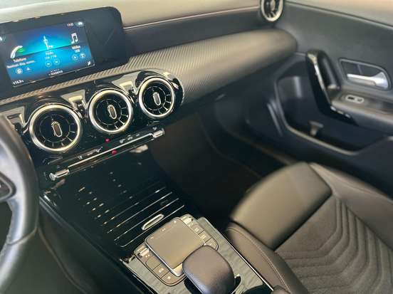 MERCEDES-BENZ-A 200-2020